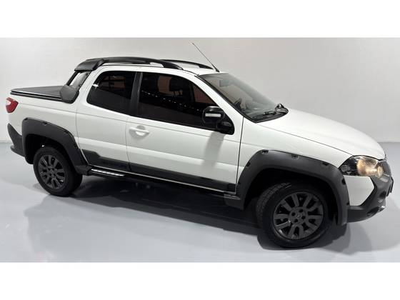 FIAT STRADA 1.8 MPI ADVENTURE CD 16V FLEX 3P MANUAL FIAT STRADA 1.8 MPI ADVENTURE CD 16V FLEX 3P MANUAL